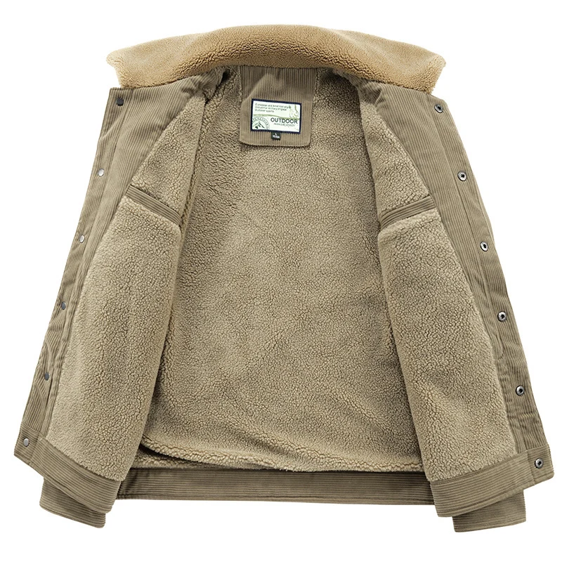 Herren Cord-Truckerjacke mit wärmender Sherpa-Isolierung und aufgesetzten Pattentaschen Drune