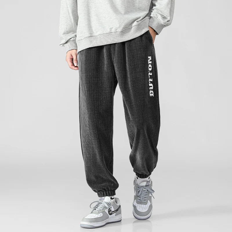 Herren Cord-Joggerhose mit breiter Rippenstruktur, elastischem Bund und Bündchen Drune