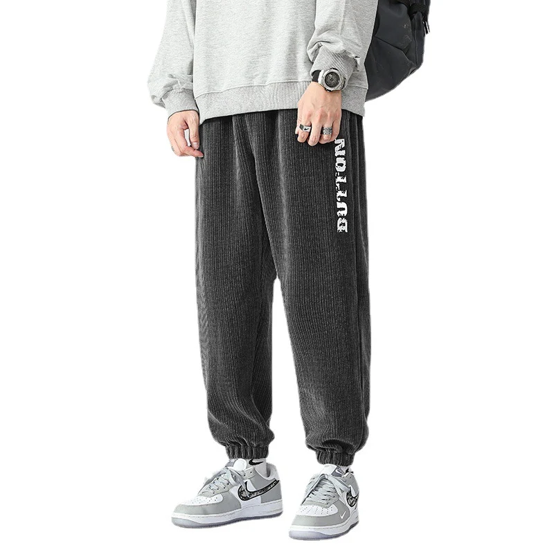 Herren Cord-Joggerhose mit breiter Rippenstruktur, elastischem Bund und Bündchen Drune