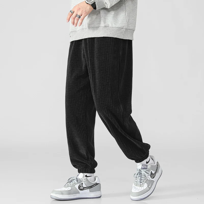 Herren Cord-Joggerhose mit breiter Rippenstruktur, elastischem Bund und Bündchen Drune