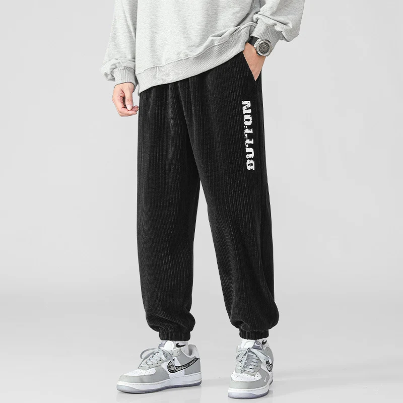 Herren Cord-Joggerhose mit breiter Rippenstruktur, elastischem Bund und Bündchen Drune