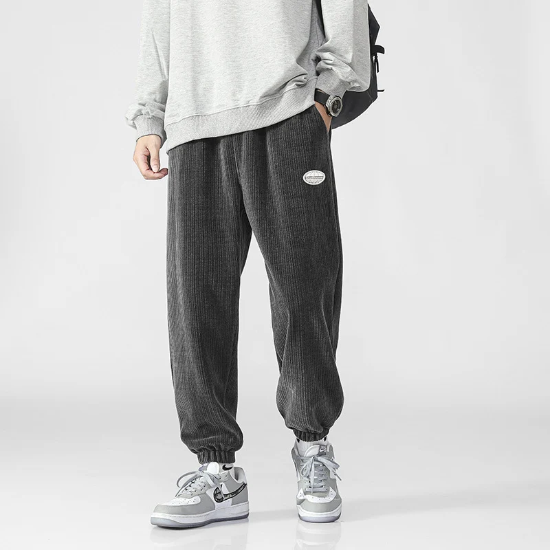 Herren Cord-Joggerhose mit breiter Rippenstruktur, elastischem Bund und Bündchen Drune