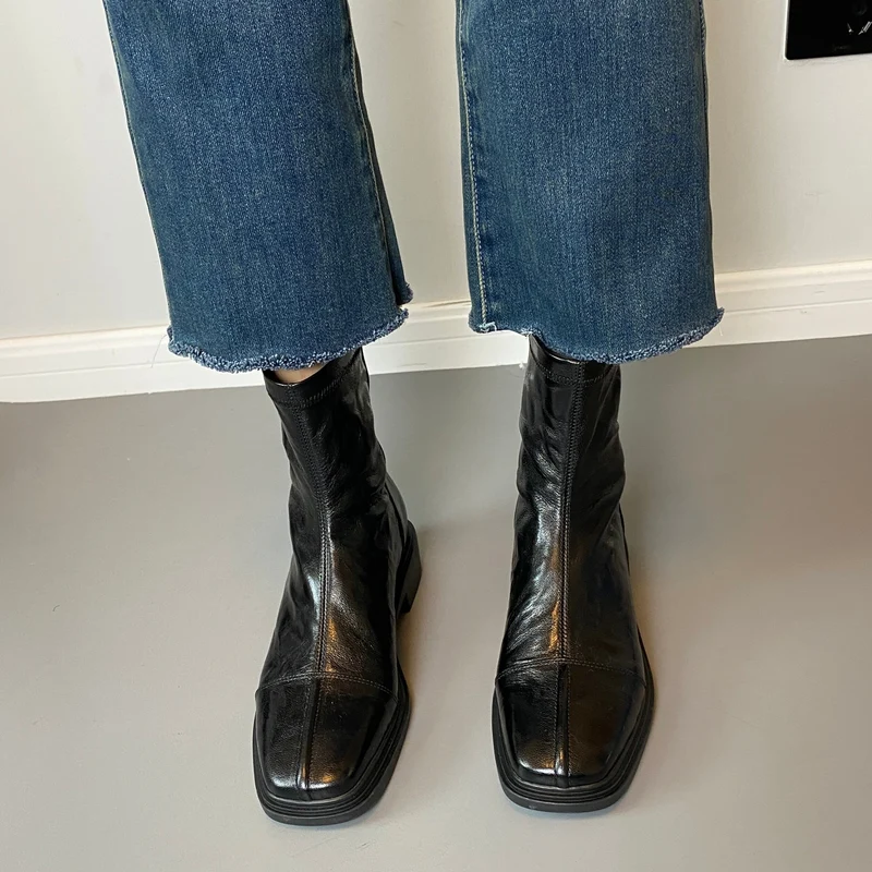 Damen Lederstiefel mit quadratischer Zehenpartie und profilierter Gummisohle Drune