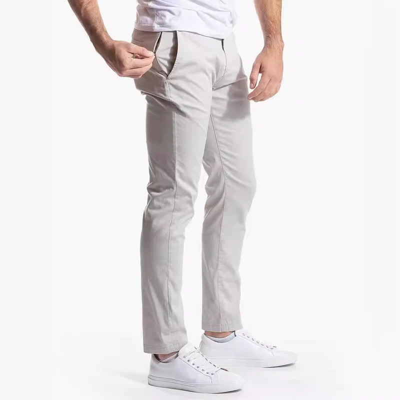 Herren Enganliegende Stretch-Chinohose mit tapered Bein und elastischem Saum Drune