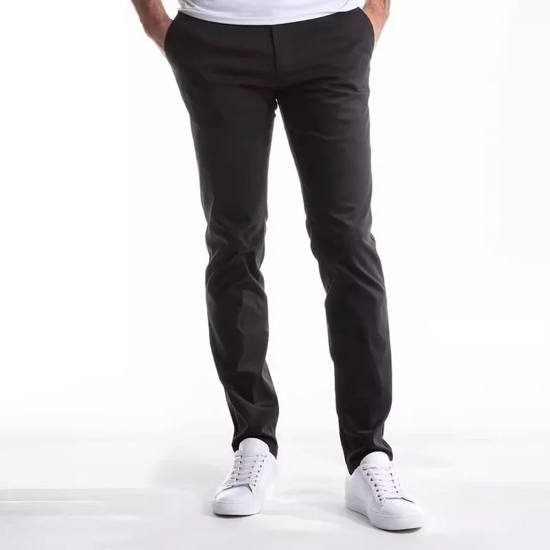 Herren Enganliegende Stretch-Chinohose mit tapered Bein und elastischem Saum Drune