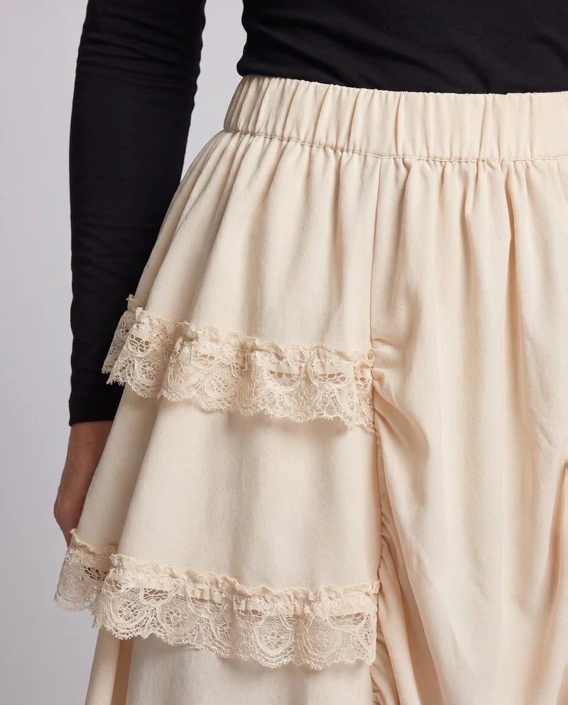 Damen asymmetrischer Midirock mit Rüschendetails und Spitzenapplikationen Drune