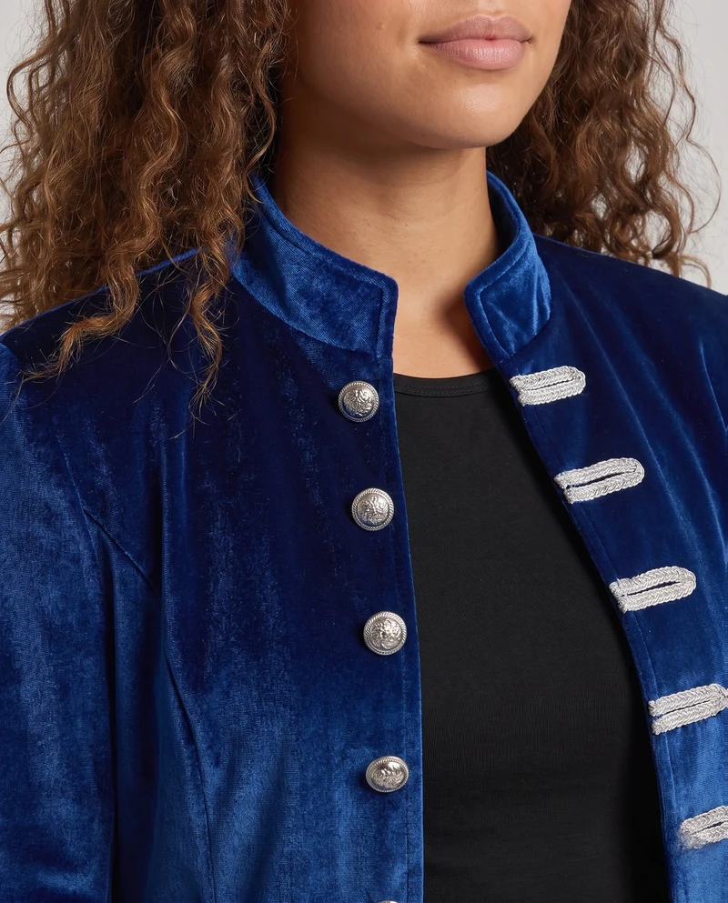 Damen eleganter Samtfrack mit aufwändigen Knöpfen Drune