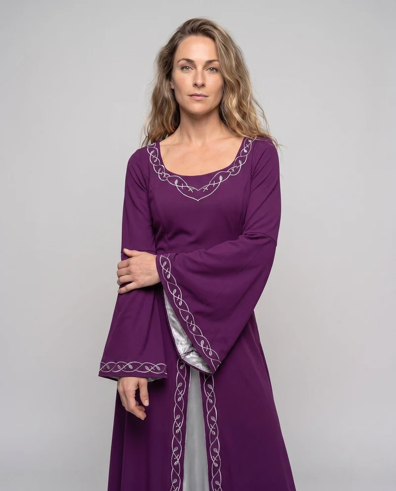 Elegantes, bodenlanges Kleid für Damen mit weiten Ärmeln und aufwendigen Verzierungen Drune