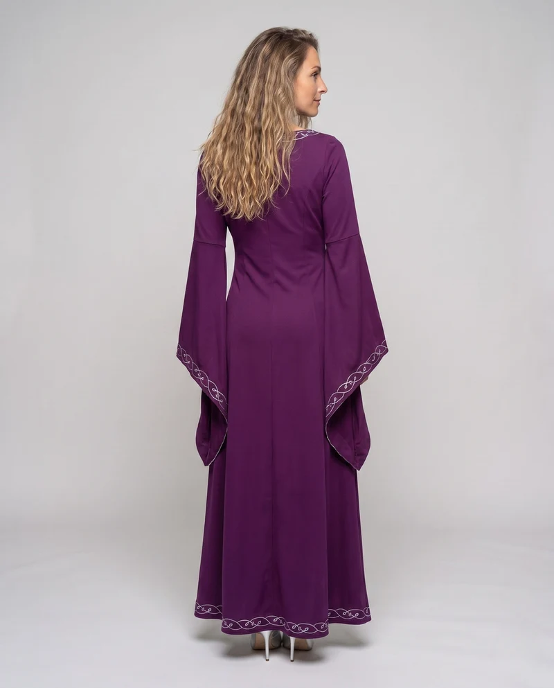 Elegantes, bodenlanges Kleid für Damen mit weiten Ärmeln und aufwendigen Verzierungen Drune