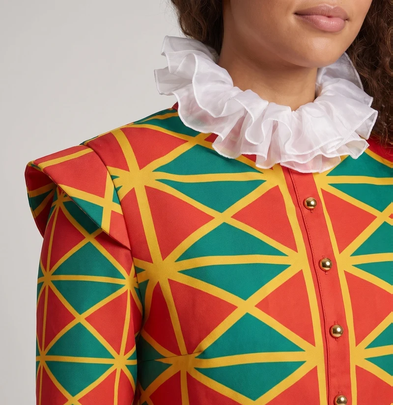 Festliches Kostümset für Damen mit auffälligem Muster und passenden Accessoires Drune