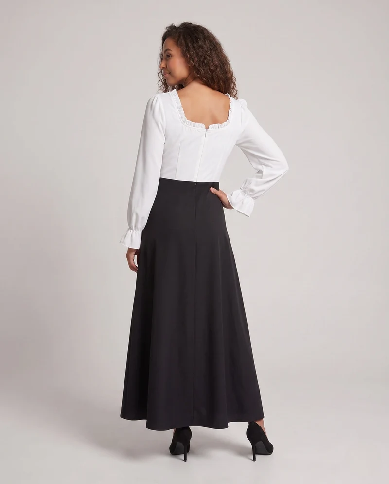 Damenhistorisches Kostümkleid mit modernen Akzenten und Schwungrock Drune