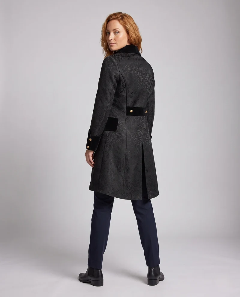 Damen Eleganter Brokatmantel mit Goldakzenten Drune