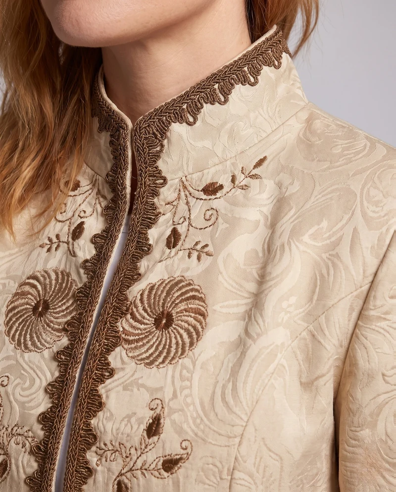 Frauen Eleganter Brokat-Cloak mit Aufwendigen Dekorationen Drune