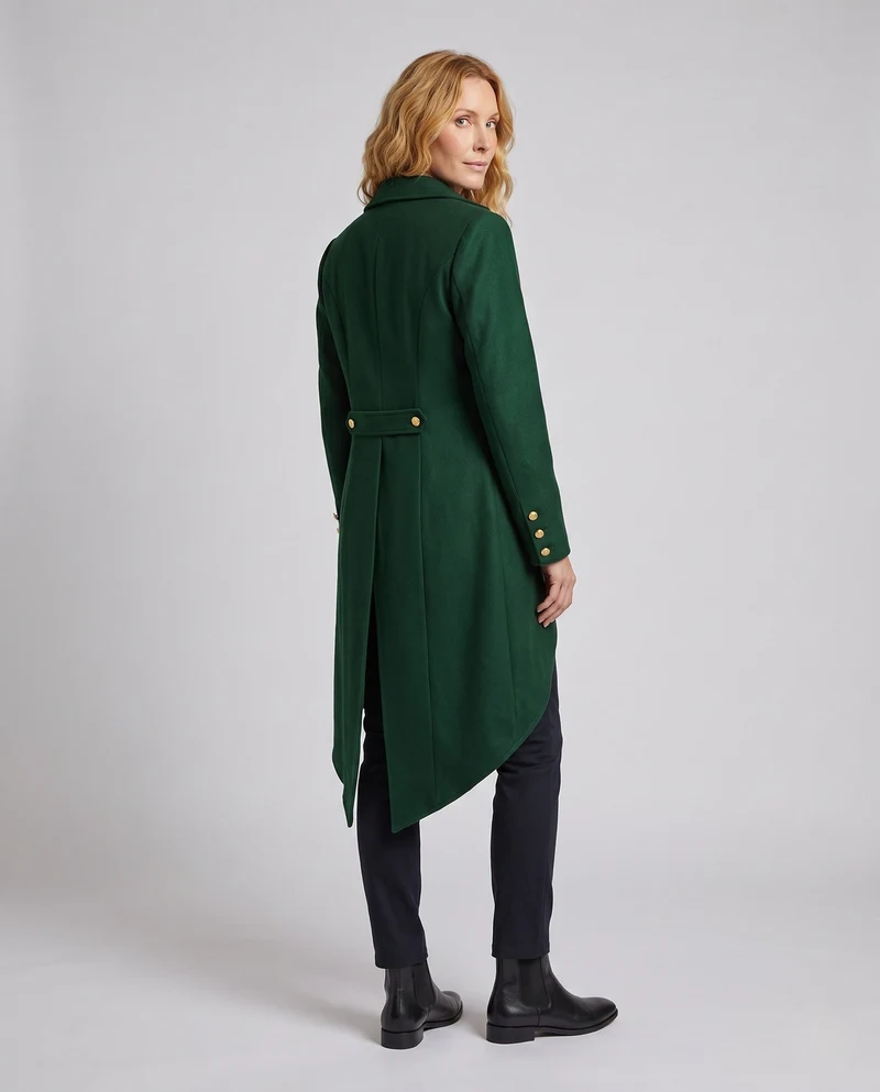 Damen eleganter Frack mit aufwendigen Knöpfen und umgeschlagenem Kragen Drune