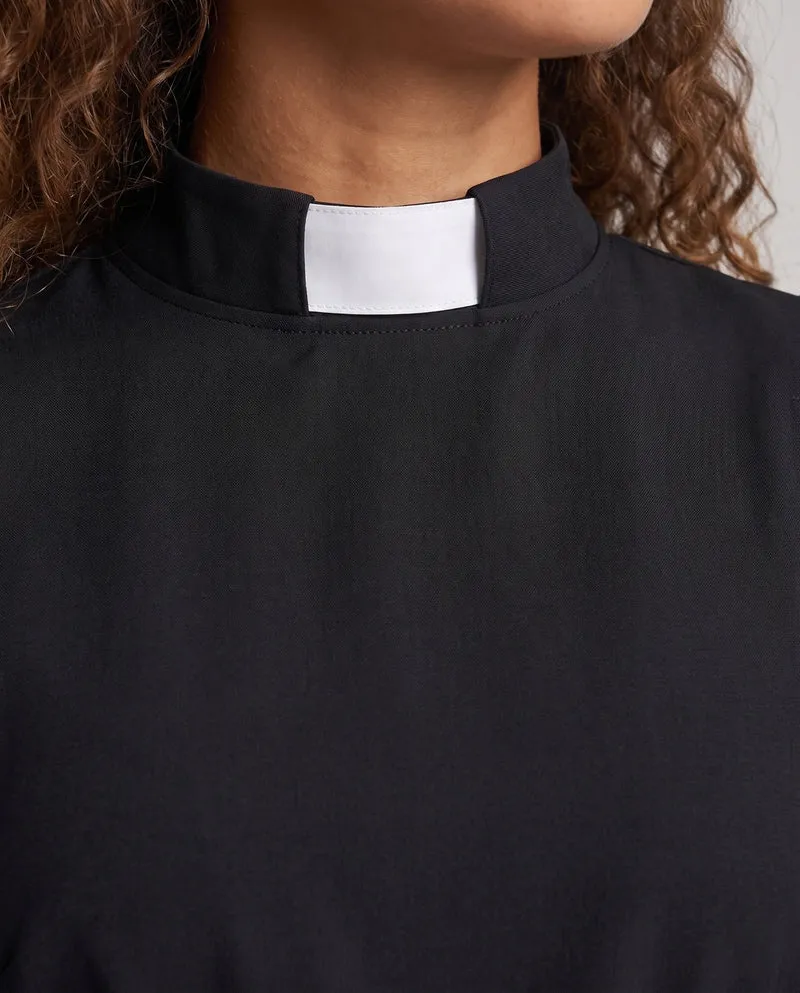 Frauen Elegante Maxikleid mit Hohem Kragen und Maßgeschneidertem Detail Drune