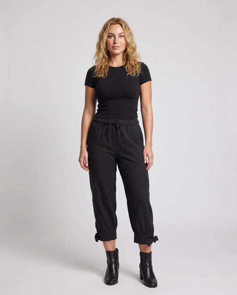 Damen Freizeit Sommerhose mit verstellbarem Bund und stilvollen Knoten Drune