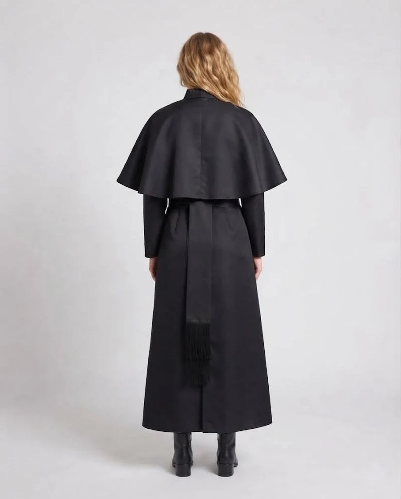 Frauen Priester Kostüm mit elegantem Kapuzen und Kreuz Anhänger Drune