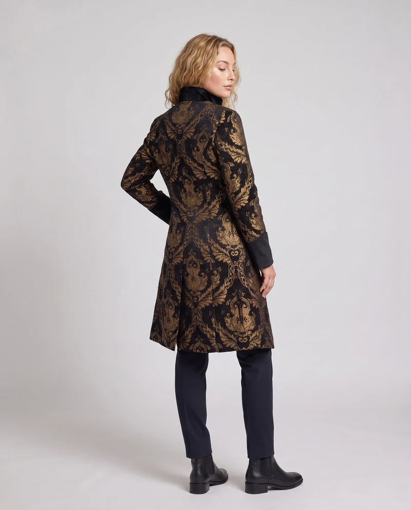 Frauen Robuster, eleganter Mantel mit aufwendigen Details und Knöpfen Drune