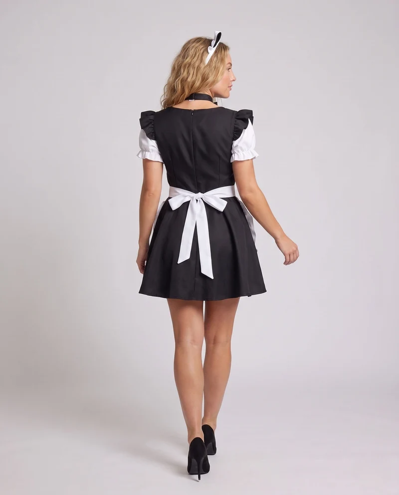 Frauen verspieltes Kostümkleid mit Rüschendetails und Haaraccessoire Drune