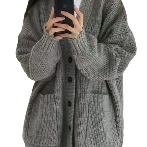 Damen Grobstrickjacke mit großen Taschen und Knopfdetails Drune