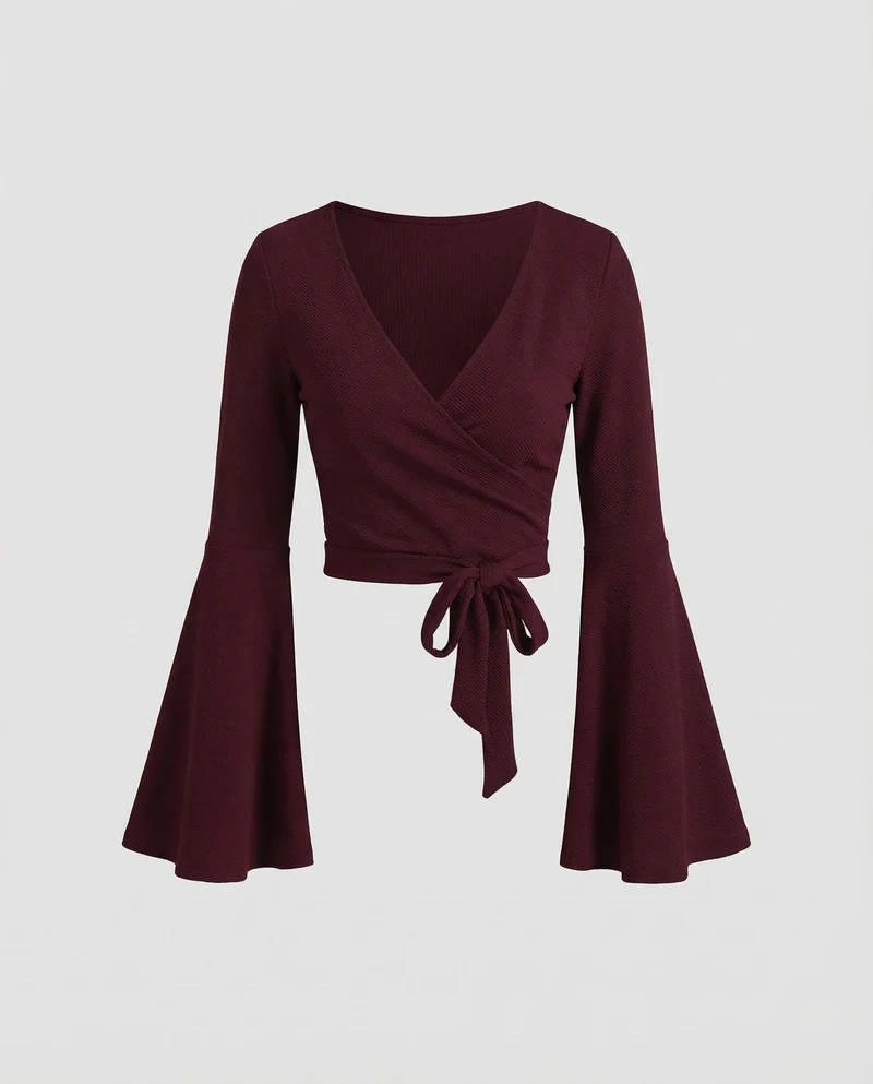 Damen kurzes Wickeltop mit Trompetenärmeln.