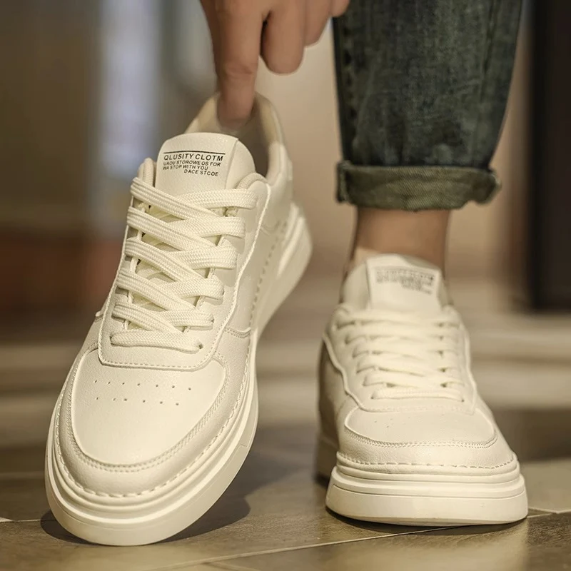 Unisex minimalistische Lederoptik Plateau-Sneaker mit gepolstertem Fersenkragen und stoßdämpfender Leichtsohle Drune
