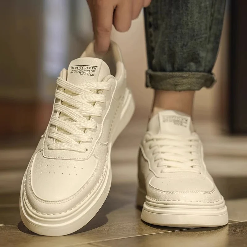 Unisex minimalistische Lederoptik Plateau-Sneaker mit gepolstertem Fersenkragen und stoßdämpfender Leichtsohle Drune
