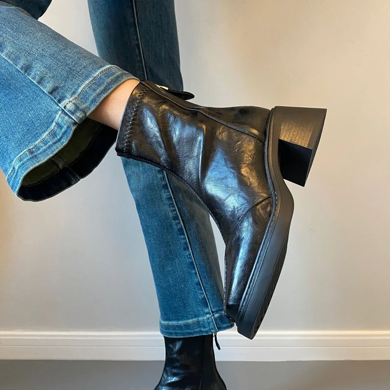 Damen knöchelhohe Lederstiefelette mit quadratischer Zehenpartie und rückseitigem Reißverschluss Drune