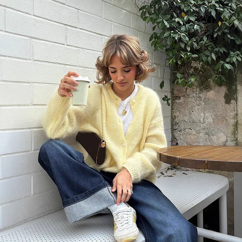 Damen weicher Strickcardigan mit großen Puffärmeln Drune