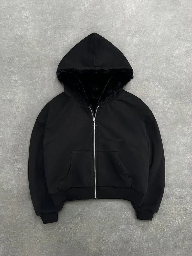 Unisex Kapuzen-Sweatjacke mit Kunstfellfutter, verkürztem Schnitt und Kreuz-Reißverschluss Drune