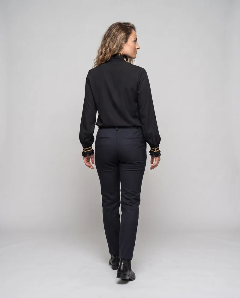 Damen elegante Rüschbluse mit Stehkragen und Knopfleiste Drune