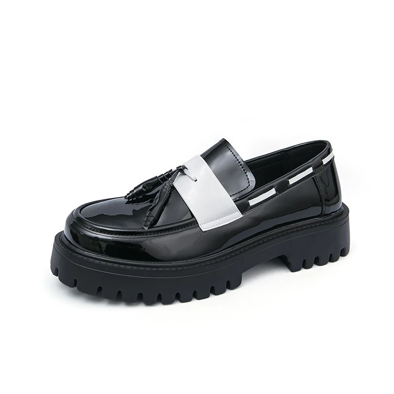 Damen Plateau-Brogue Derby mit markanter Profilsohle und Lacklederoptik Drune