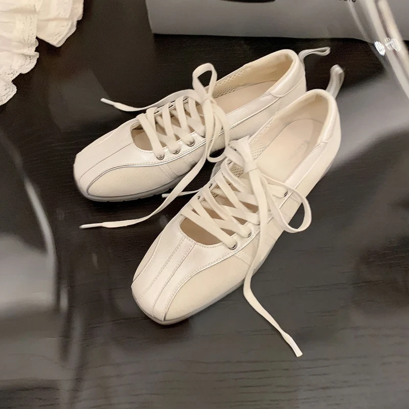Damen Sportliche Schnürschuhe mit atmungsaktiver Obermaterialstruktur und rutschfester Sohle Drune