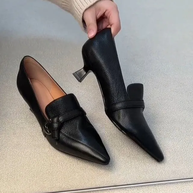 Damen elegante spitze Ballerinas mit feinem Riemen Drune