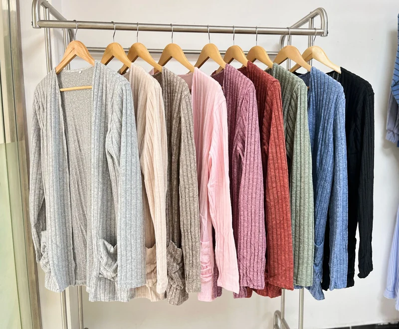 Damen lässige Strickjacke mit Rippstruktur und praktischen Taschen Drune