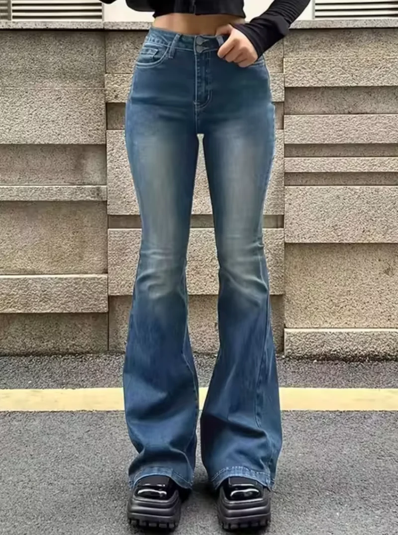 Drune | Schicke High-Waist-Schlagjeans für Damen