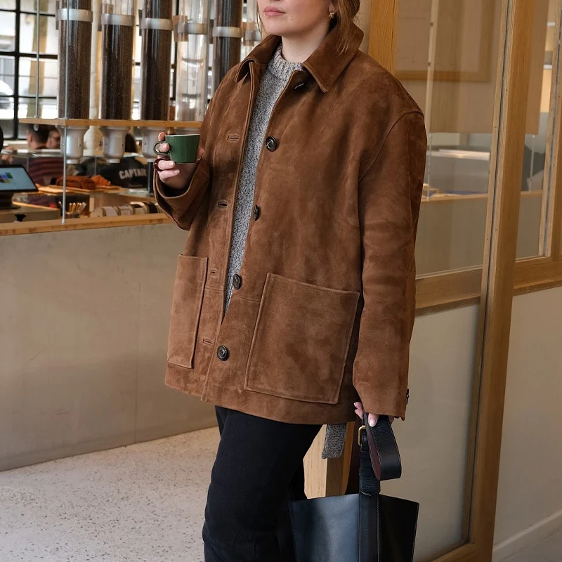 Damen elegante Wildlederjacke mit großzügigen Taschen und Knopfdetails Drune