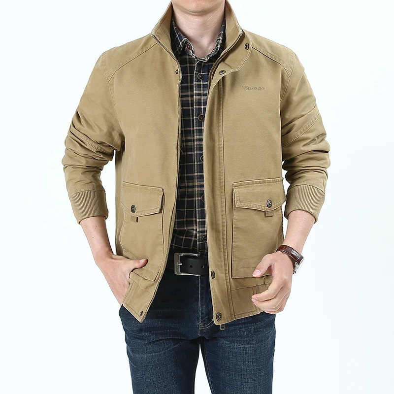 Herren Canvas-Fieldjacke im Bomberstil mit gerippten Bündchen, aufgesetzten Pattentaschen und bedrucktem Innenfutter Drune