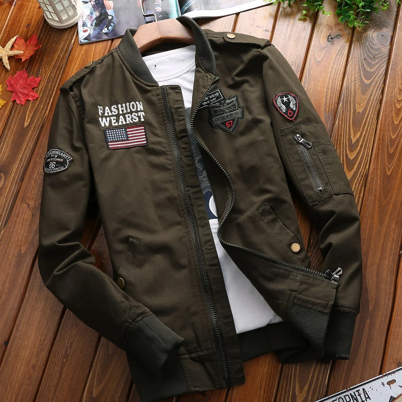 Herren Canvas-Bomberjacke im Retro-Pilotencut mit gestepptem Kragen und gestreiften Rippbündchen Drune