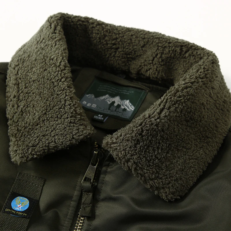 Herren Bomberjacke mit Lammfellkragen und Utility-Taschen Drune