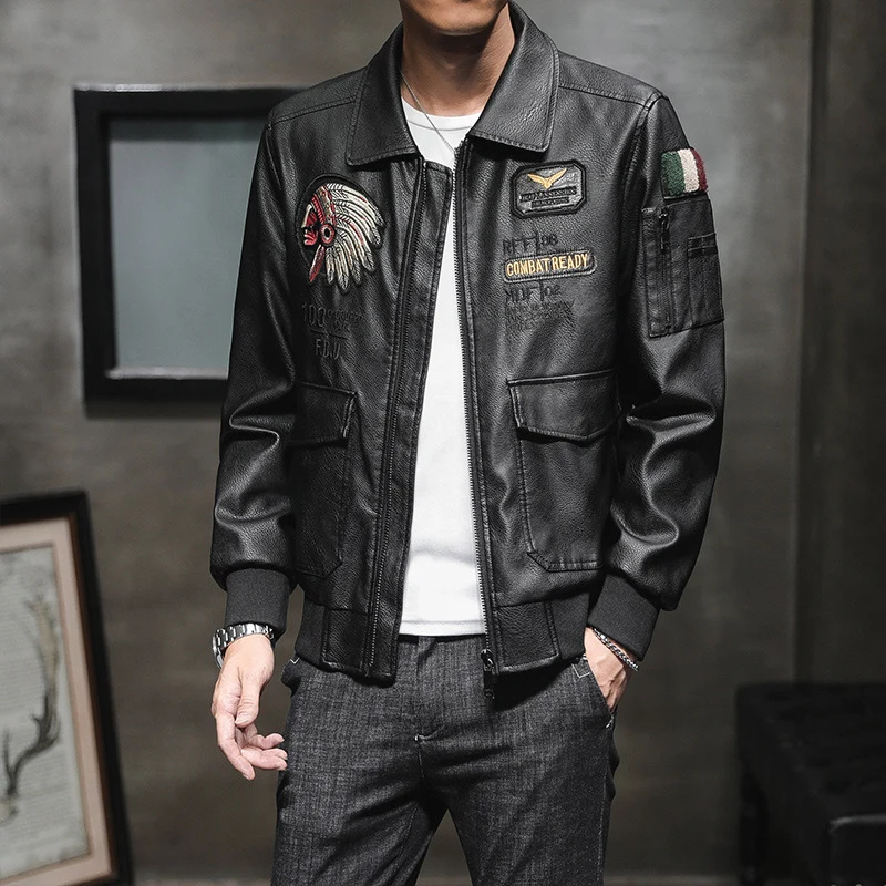 Herren Bomberjacke im Piloten-Look aus Lederimitat mit aufgesetzten Patches und Multifunktions-Taschen Drune