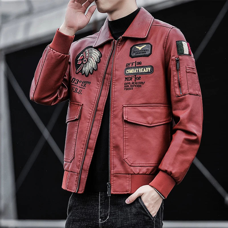 Herren Bomberjacke im Piloten-Look aus Lederimitat mit aufgesetzten Patches und Multifunktions-Taschen Drune