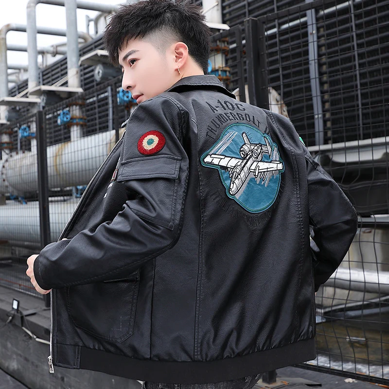Herren Aviator‑Bomberjacke im Military‑Style mit großem Rückenpatch und Ärmeltasche Drune