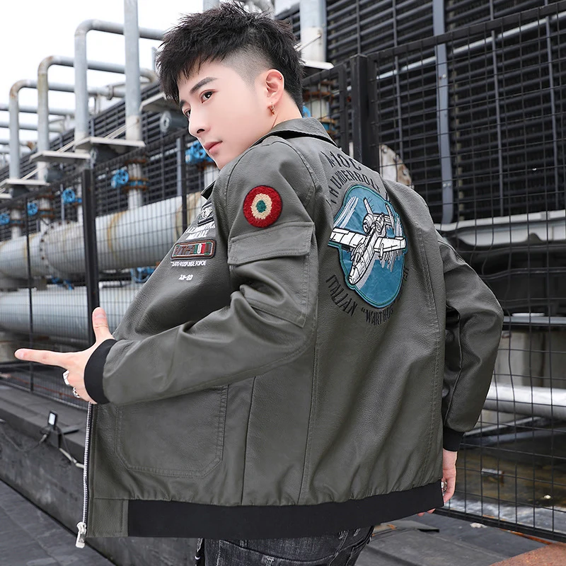 Herren Aviator‑Bomberjacke im Military‑Style mit großem Rückenpatch und Ärmeltasche Drune