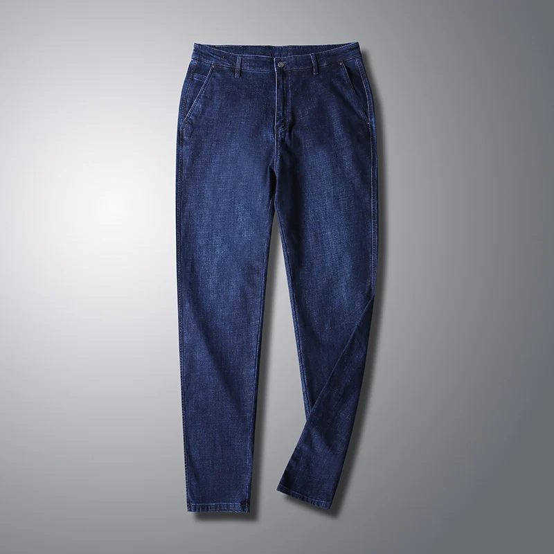 Herren Schmal geschnittene Denim-Chino mit Stretch, tapered Bein und klassischer Five-Pocket-Optik Drune
