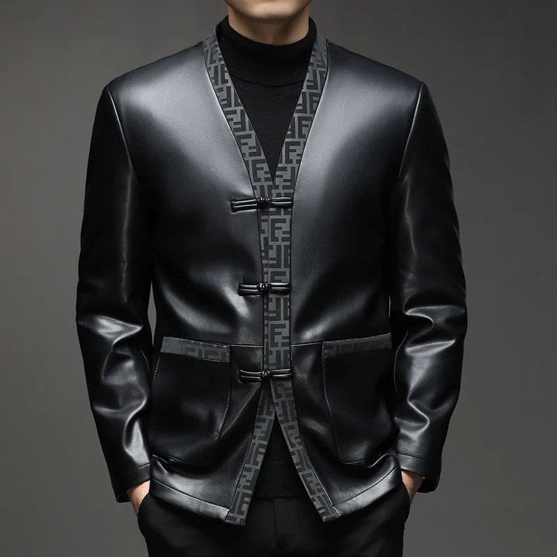 Herren Kunstleder-Sakko im Kimono-Stil mit Jacquardblende und Kordelverschlüssen Drune