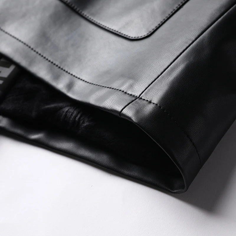 Herren Kunstleder-Sakko im Kimono-Stil mit Jacquardblende und Kordelverschlüssen Drune
