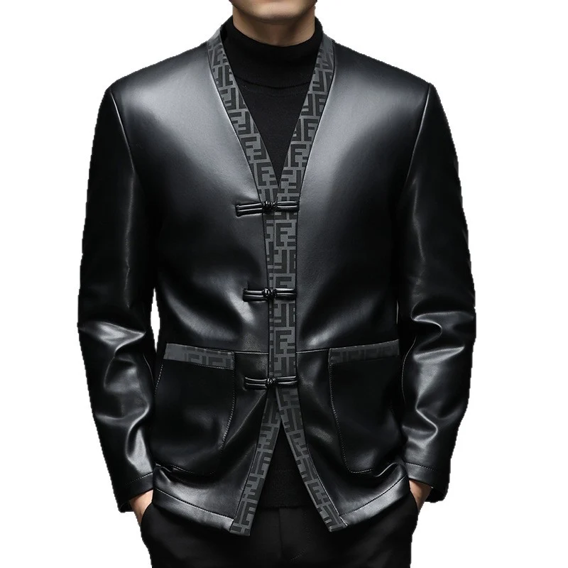 Herren Kunstleder-Sakko im Kimono-Stil mit Jacquardblende und Kordelverschlüssen Drune
