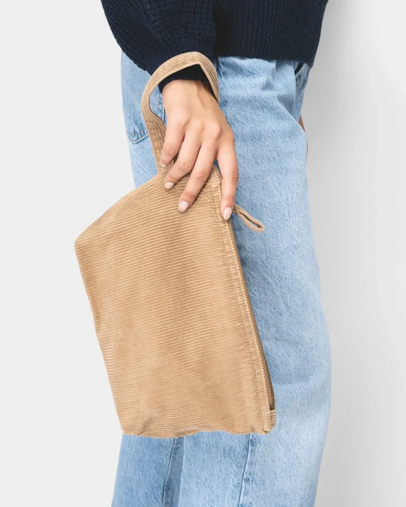 Cord-Pochette in Washed-Optik zum Personalisieren