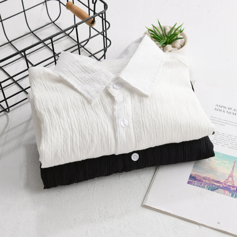 Herren Leichtes Baumwoll-Langarmhemd im Layering‑Stil mit feiner Crinkle‑Struktur und Kentkragen Drune